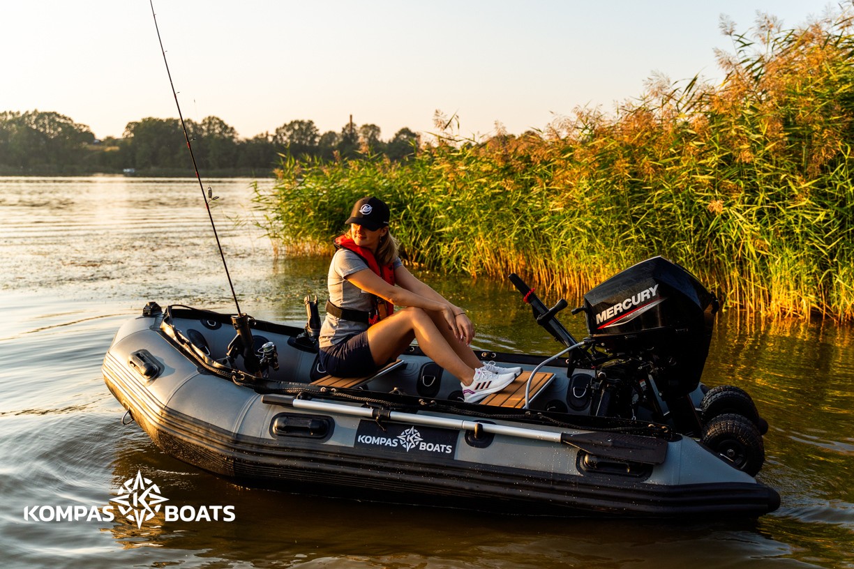 Ponton Kompas Boats KB460 + podłoga ALU + pawęż ALU - obrazek 24