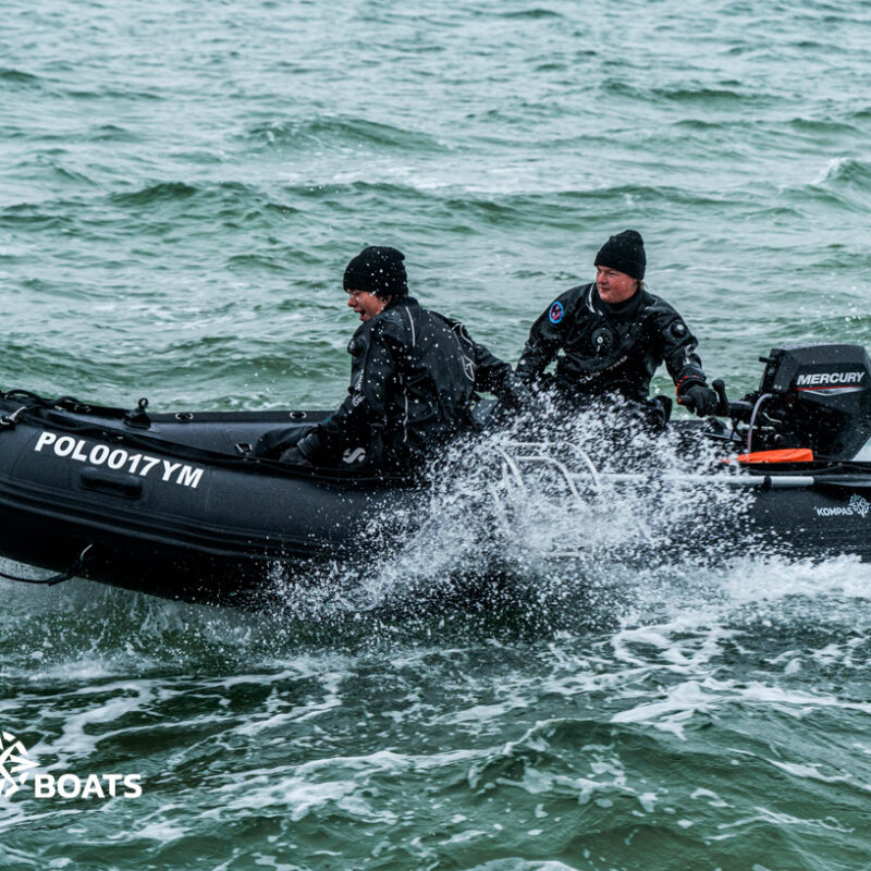 Duży ponton dla wojska i starzy pożarnej.