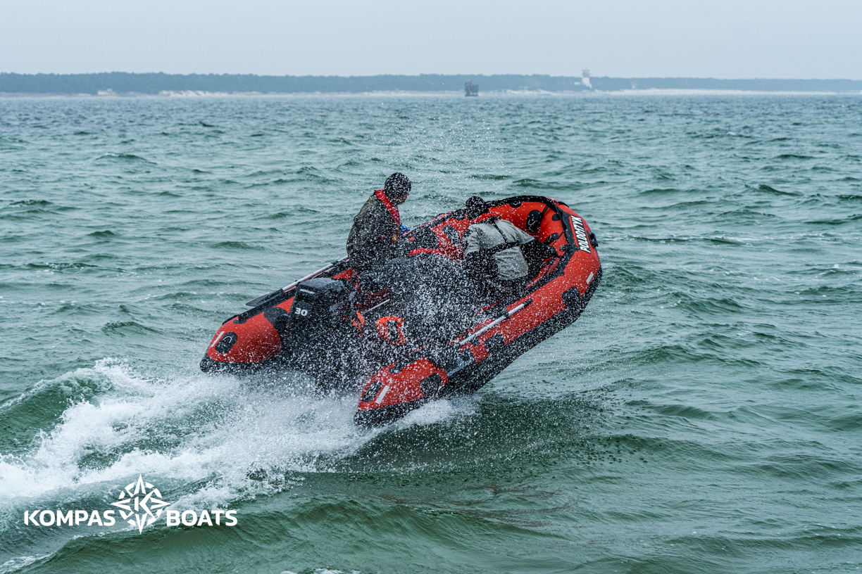 Ponton Kompas Boats KB460 + podłoga ALU + pawęż ALU - obrazek 22