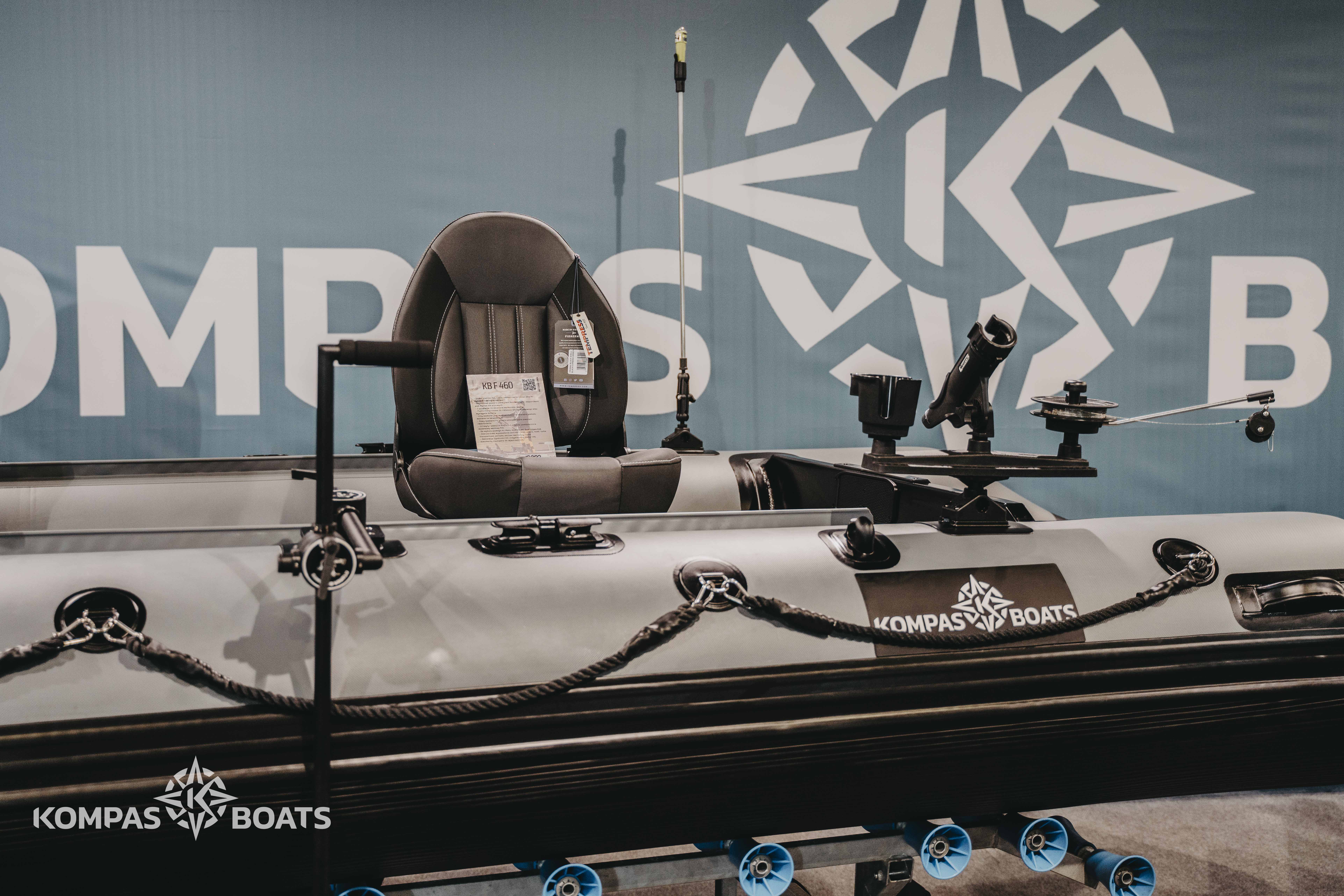 Ponton wędkarski KBF460 + AirMata + platforma pod silnik dziobowy - obrazek 19