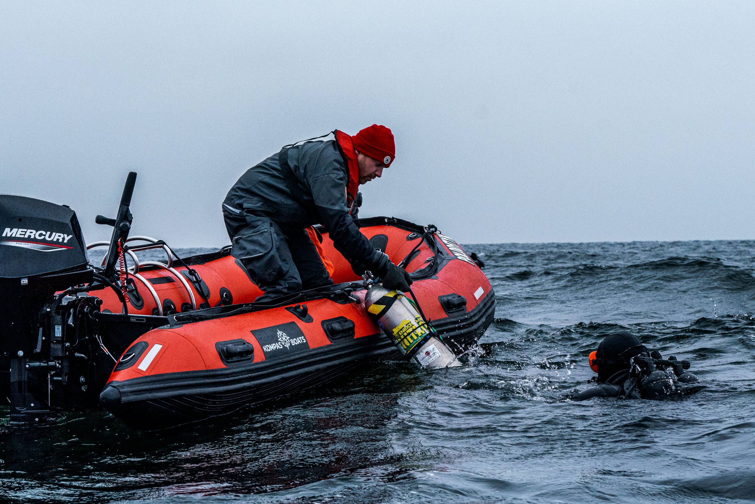 Ponton Kompas Boats KBSHD460 + podłoga ALU+EVA + pawęż ALU - obrazek 11