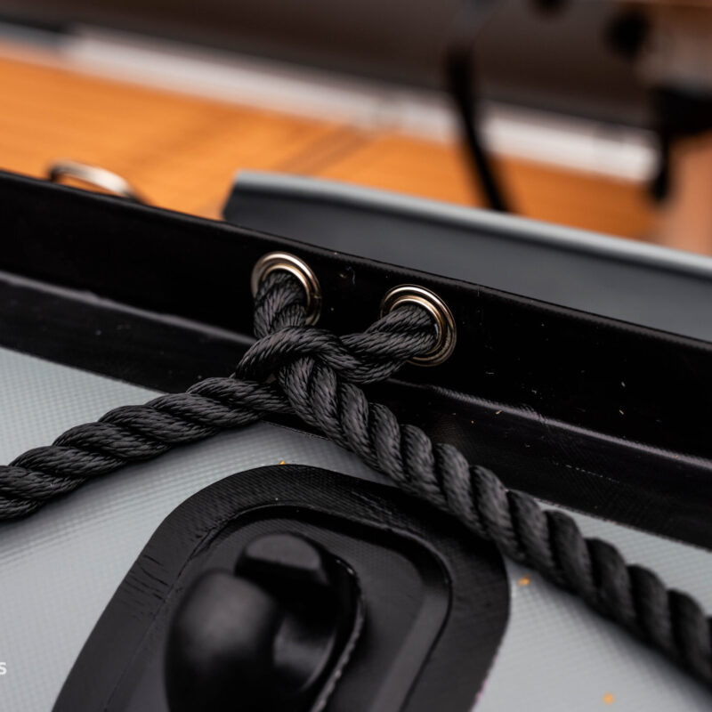 lina asekuracyjna w pontonie