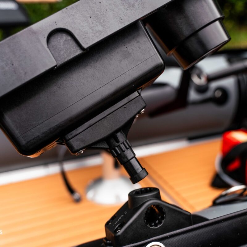 wyposażenie pontonu Kompas Boast w akcesoria Scotty - baza montazowa scotty 241