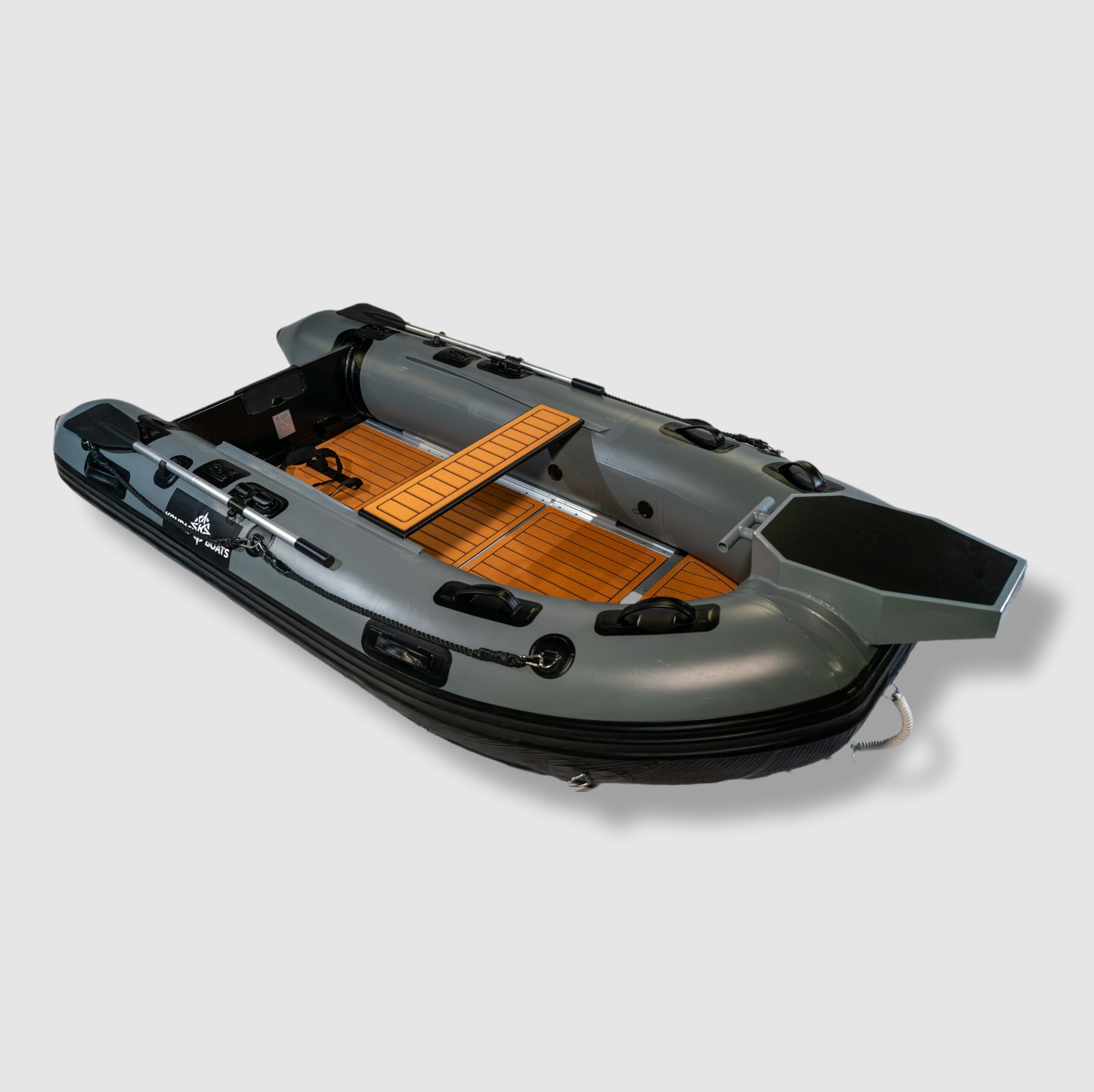 Ponton z platformą do mocowania silnika dziobowego