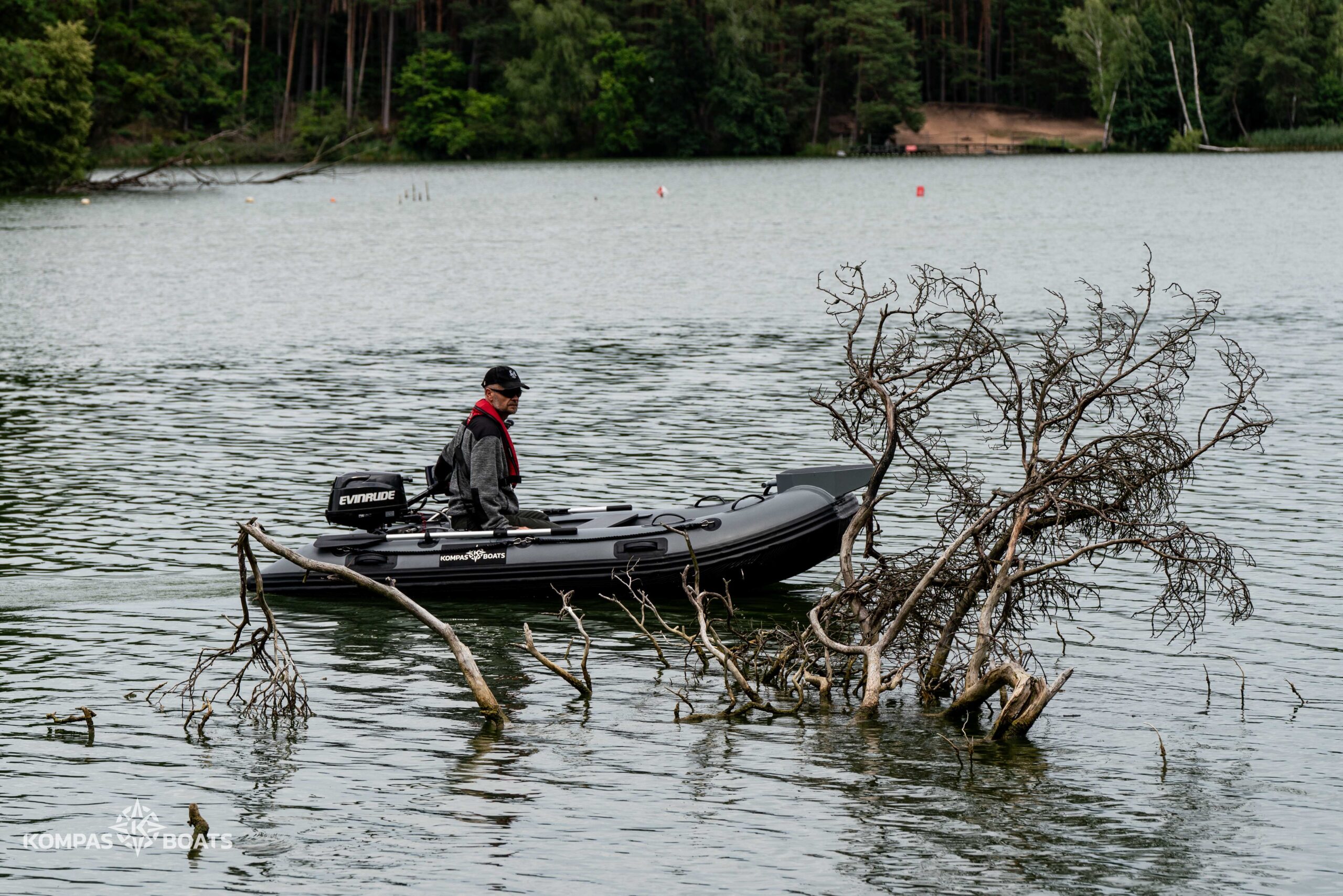 testy nowego pontonu wędkarskiego - kompas boats