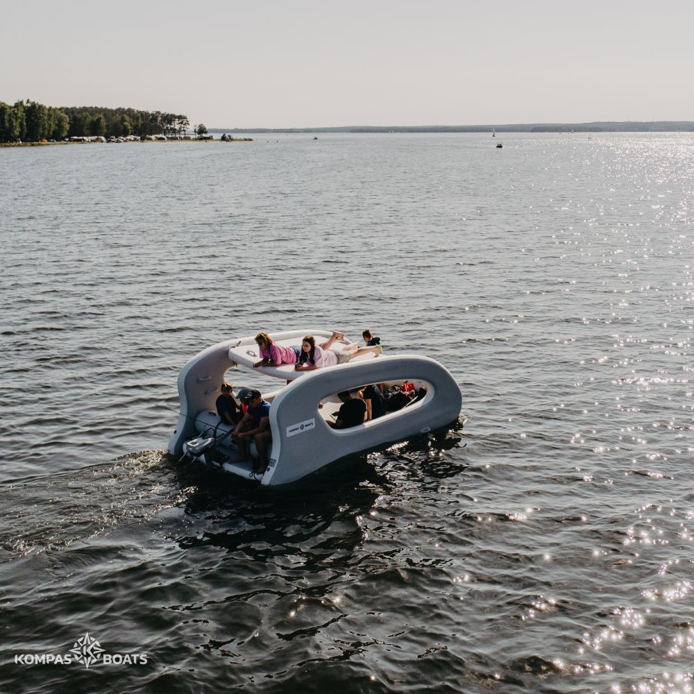 electricat-450-eteryczny-katamaran-lodz-pontonowa-dla-calej-rodziny-kompas-boats-04