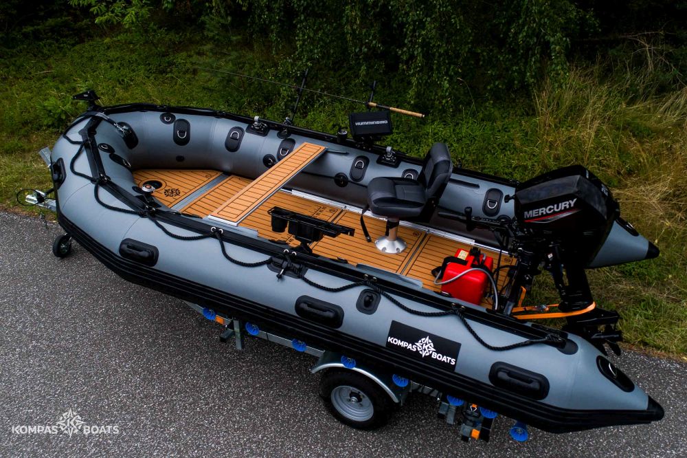 z-jakiego-materialu-wykonane-sa-pontony-kompas-boats