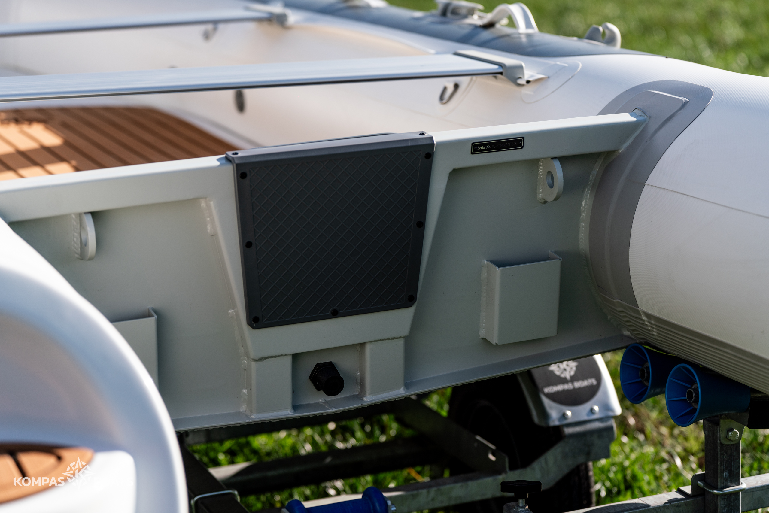 Ponton KBC 380 + Podłoga Aluminiowa EVA - obrazek 4