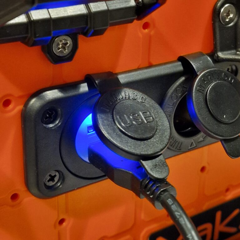 Panel Marinco 12VCOMBO SeaLink z ładowarką USB i gniazdem zapalniczki wodoodporne gniazdo 12V na łodzi