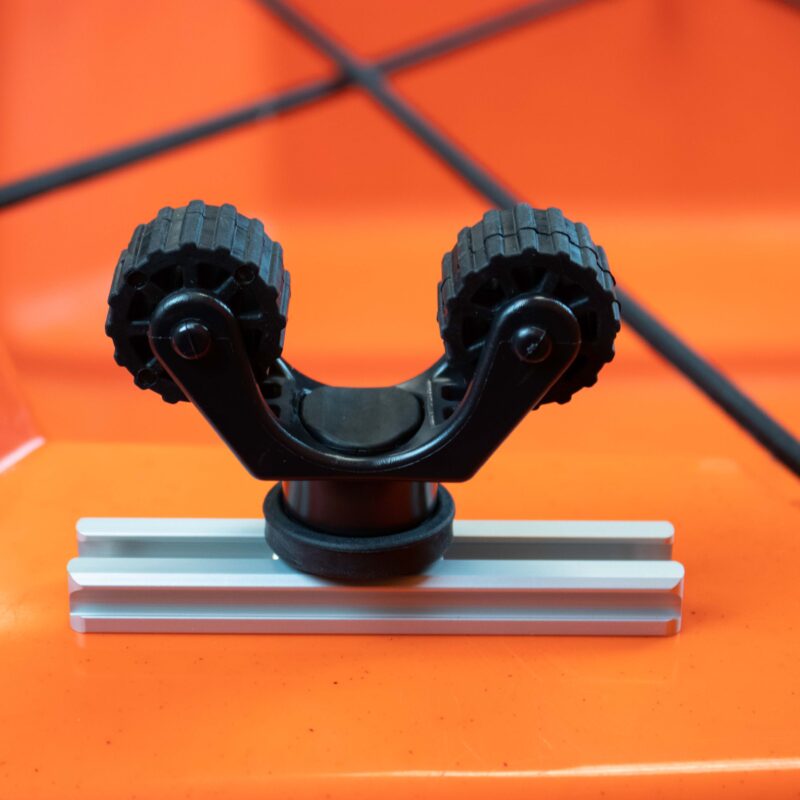 Szyna na akcesoria do kajaka wędkarskiego