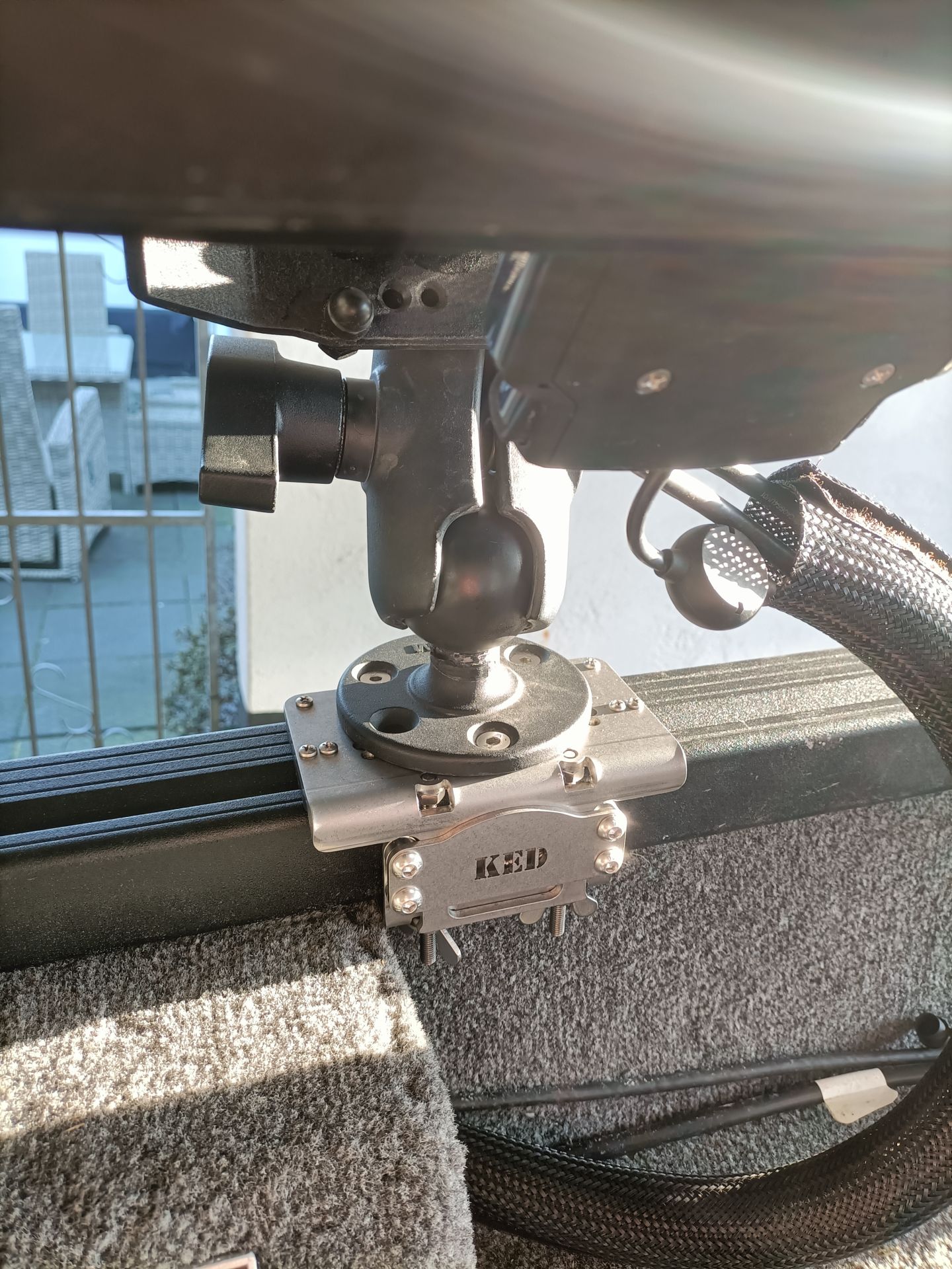 Adapter KED do łodzi Alumacraft – Montaż Sztycy KedFlex (System Alumatrac) - obrazek 2