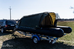Profesjonalny namiot pokładowy na ponton Black Cat Boat Cave II - sprzęt wędkarski w KOMPAS BOATS.