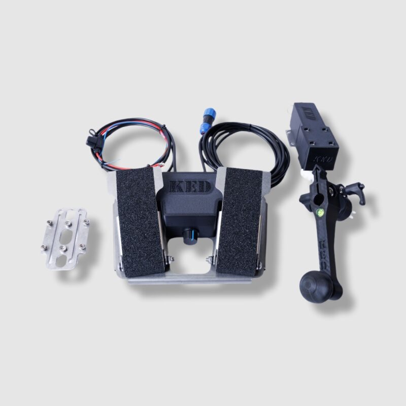 Elektryczny moduł sterujący KED do obracania sztycą KedFlex, z widocznym zaciskiem montażowym do łodzi wędkarskiej.